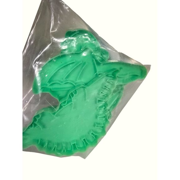 Wilton Dinosaur Cookie Cutters Set Of 4 Green Plastic 1987 Kids Baking Fun - Picture 5 of 5